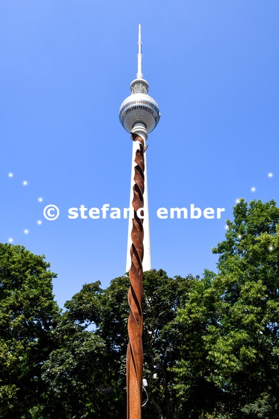 View_at the_television_tower_of_Berlin_in_Germany.jpg